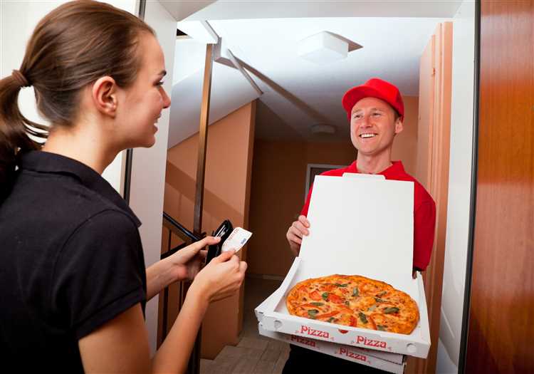 Реклама доставки пиццы в ВКонтакте
